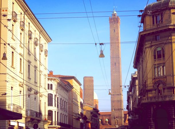 Ein praktisches Hotel in der Nähe der Bushaltestelle Bologna für bequemes Reisen