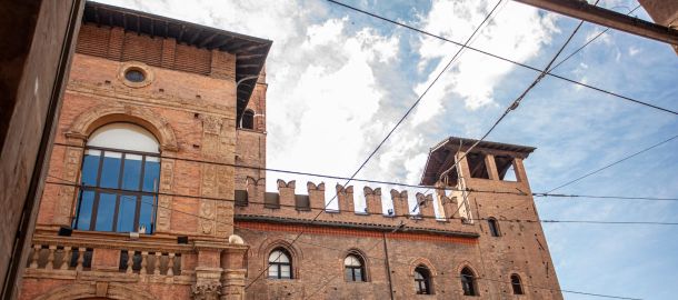 Bolognas wichtigste historische Gebäude: Einige Kuriositäten