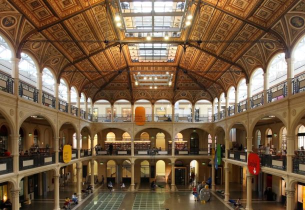 La bibliothèque Salaborsa à Bologne : un centre de culture et de civilisation