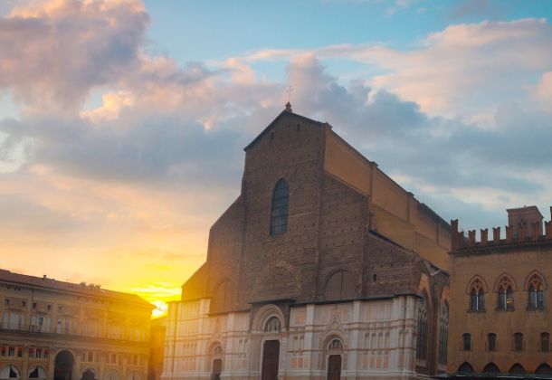 Ecco qui un elenco delle Basiliche di Bologna da vedere